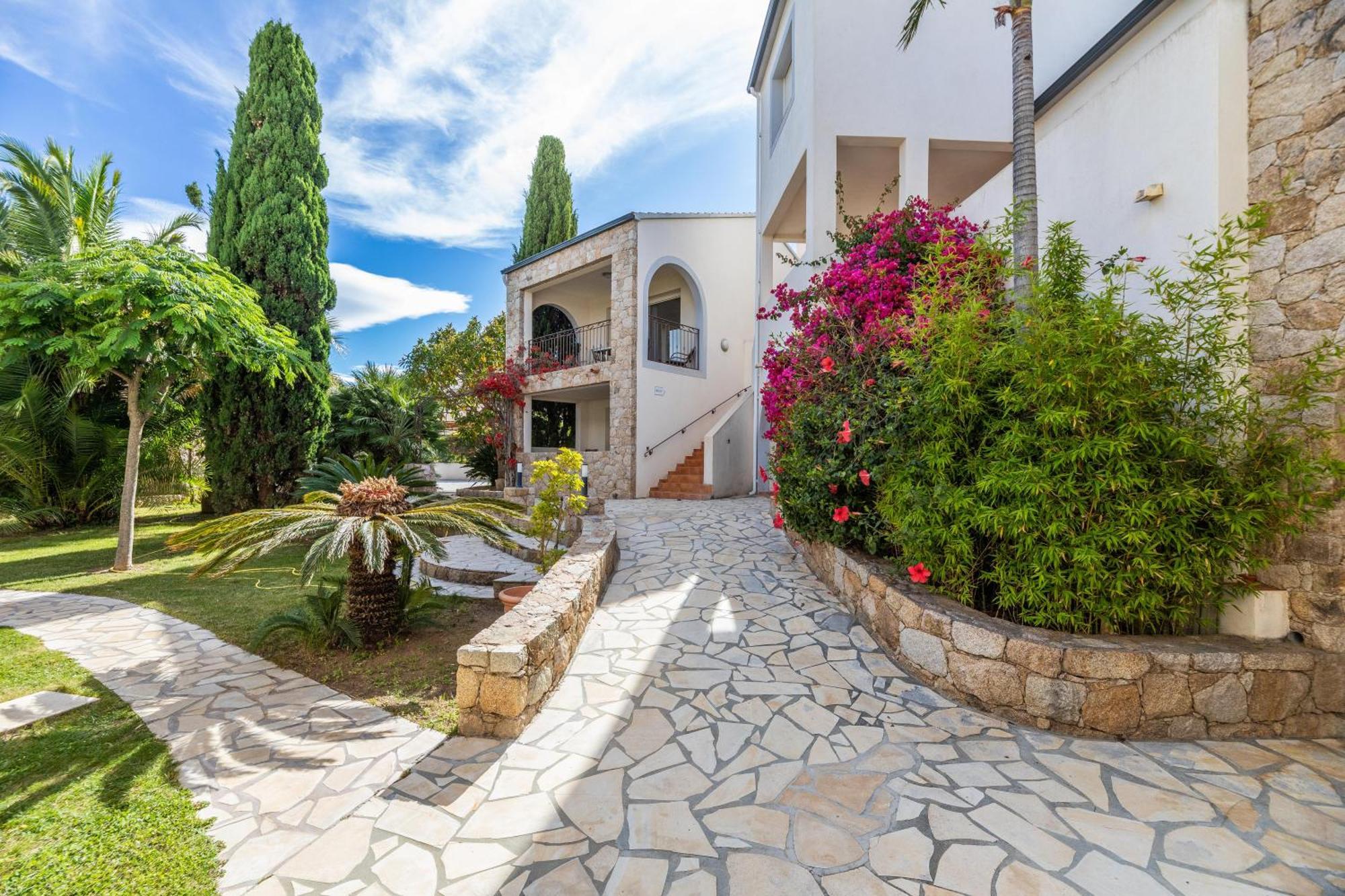 Les Alizes Residence & Spa LʼÎle-Rousse Εξωτερικό φωτογραφία