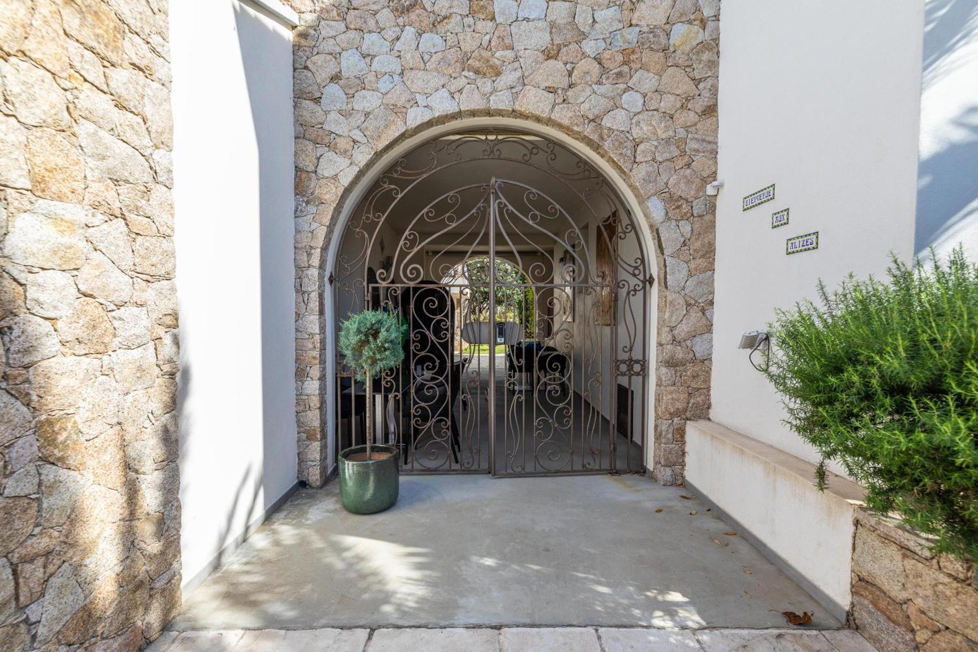 Les Alizes Residence & Spa LʼÎle-Rousse Εξωτερικό φωτογραφία
